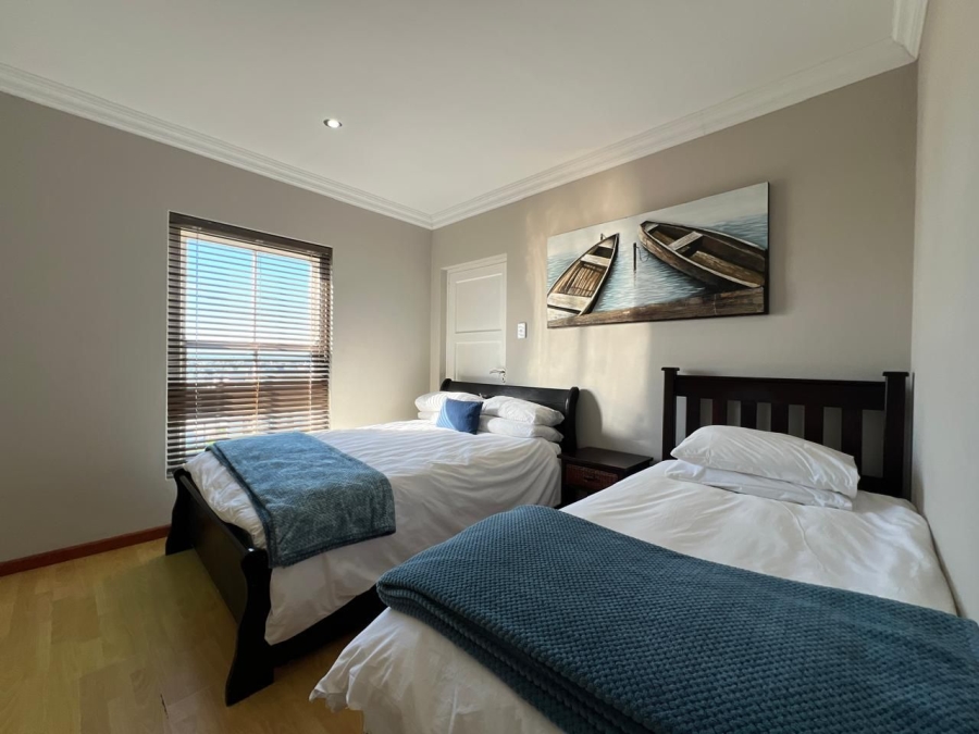 To Let 5 Bedroom Property for Rent in Mykonos Western Cape